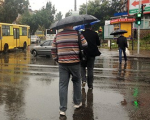 В понедельник по всей Украине пройдут дожди