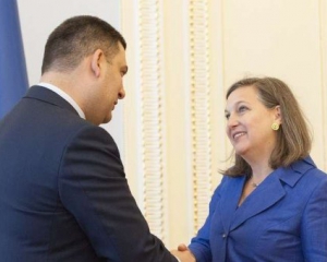 Гройсман и Нуланд обсудили реформы в Украине и финансовую поддержку США
