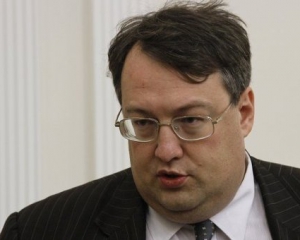 "Президенту треба визначитись: Азія чи Європа" - радник Авакова захистив Шустера