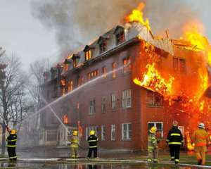 На Львовщине из-за включенного утюга сгорело 6 квартир