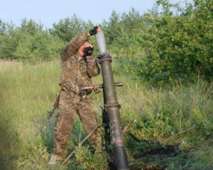 Боевики на всех направлениях бьют из запрещенных минометов