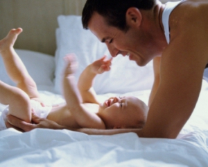 Как помочь мужу ухаживать за новорожденным: 6 важных советов