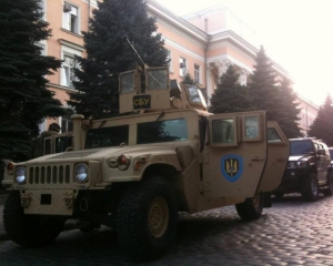 Улицы Одессы начали патрулировать антитеррористические группы на бронетехнике