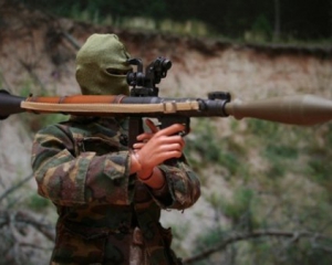 Бойовики обстрілюють передмістя Донецька з гранатометів та БМП