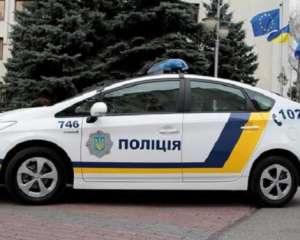 У Тернополі злочинець добровільно сів у машину патрульних