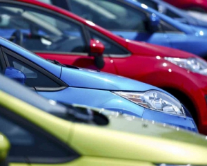 За месяц украинцы покупают 800 автомобилей Toyota