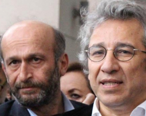 В Турции двух журналистов осудили за разглашение государственной тайны