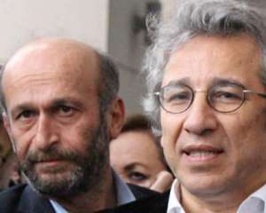 В Турции двух журналистов осудили за разглашение государственной тайны