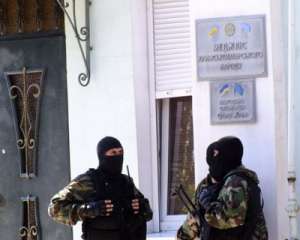 З мечеті в Криму силовики вивезли імама