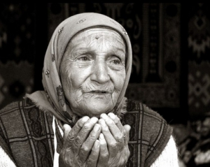 На Черниговщине молодой человек изнасиловал 90-летнюю бабушку