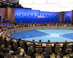 На саміті НАТО у Варшаві головну увагу приділять Україні