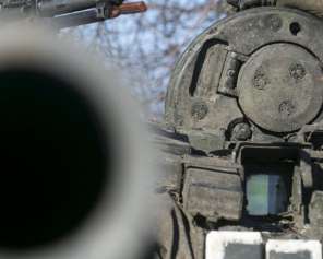 Боевики открыли огонь из БМП под Луганском