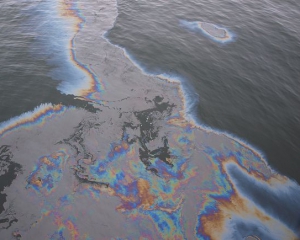 Украина отправила ноту РФ из-за нефтяного пятна в Черном море