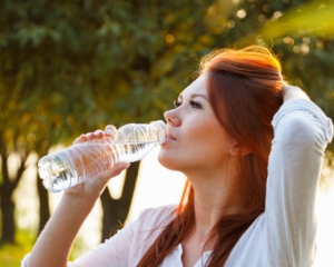 Дієві поради як легко за день випити багато води