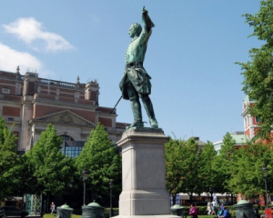 В Полтаве хотят установить памятник шведскому королю