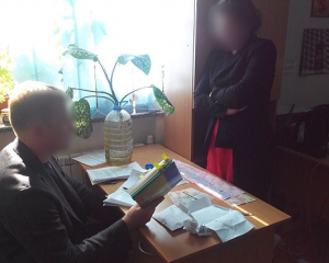 В Киеве задержали заместителя директора одного из институтов на взятке