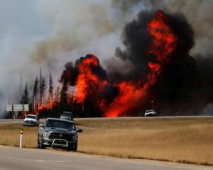 В Канаде продолжают гореть леса: эвакуированы еще 8 тысяч человек
