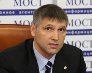 Мірошниченко закликав Конституційний суд не піддаватися політичному тиску