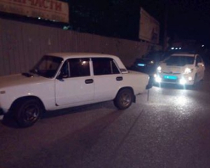 В Одессе заложник на ходу выпрыгнул из машины грабителей