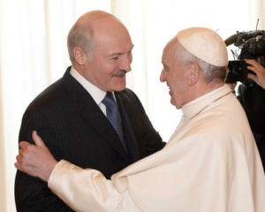 Лукашенко і Папа Римський під час зустрічі обговорили ситуацію на Донбасі