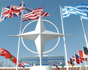 НАТО планирует отправить в Польшу военных трех стран