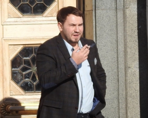 Это привет от Порошенко - "радикал" Лозовой прибыл на допрос в СБУ