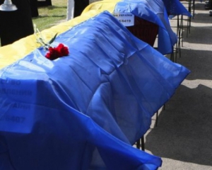 На майдані Незалежності попрощалися із загиблими бійцями "Айдара"