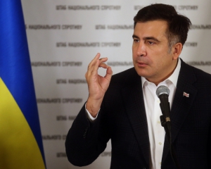 Саакашвили приказал демонтировать памятники коммунистического режима