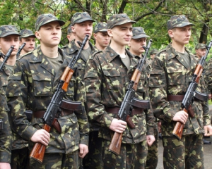В Киеве мужчина прыгнул из окна военкомата, потому что не хотел служить