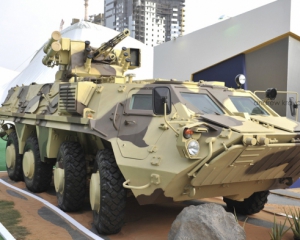 "За буйки не заплывать": в сети появилось видео, как плавает БТР-4 "Буцефал"