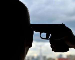 В Киеве школьник выстрелил себе в голову из отцовского револьвера