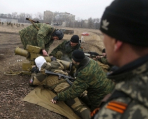 На Донбасі поранили чотирьох бойовиків