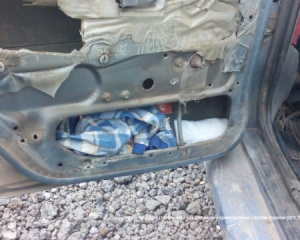 В українця з Донбасу знайшли гранату та книгу "Україна - це Росія"