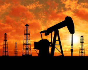 Нафта дешевшає через зміцнення долара