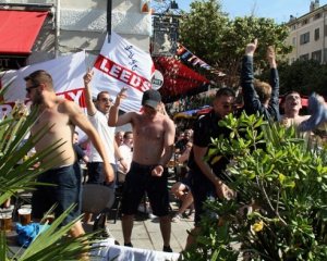 Английские фанаты устроили беспорядки в центре Марселя