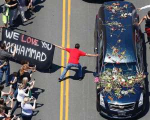 Мохаммеда Али пышно похоронили в родном Луисвилле