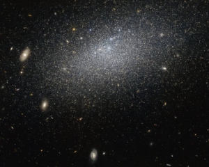 NASА обнаружило таинственную галактику-отшельницу