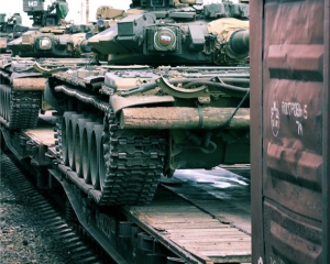 Россия перебросила на Донбасс танки и топливо - разведка