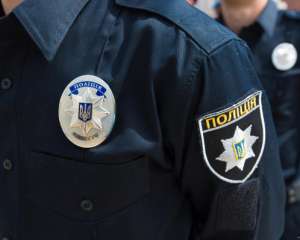 В Киеве жестоко избили полицейского