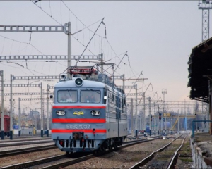 14-річний школяр випав уночі з потяга