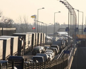 На польському кордоні застрягли 2 тис. автомобілів