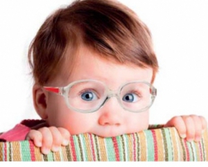 Перші ознаки і допомога дітям, коли погіршується зір