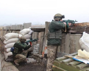 Зафіксовано 12 прицільних обстрілів позицій ЗСУ - штаб АТО