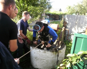 4-річна дівчинка впала в бабусин колодязь і загинула