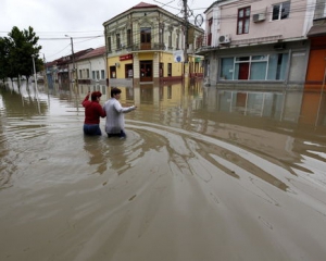 Кілька населених пунктів  затопило через постійні зливи