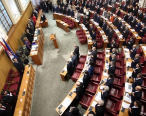 Парламент Хорватии проголосовал за свой роспуск