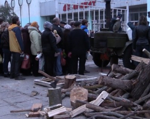 Крымчан призывают уже сейчас запастись дровами