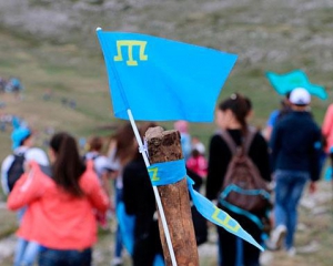 У Криму хочуть відзначити День кримськотатарського прапора