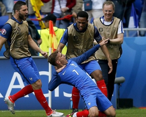 Дубль Грізманна вивів збірну Франції у чвертьфінал Євро-2016