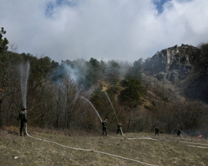 Біля Севастополя виникла масштабна пожежа